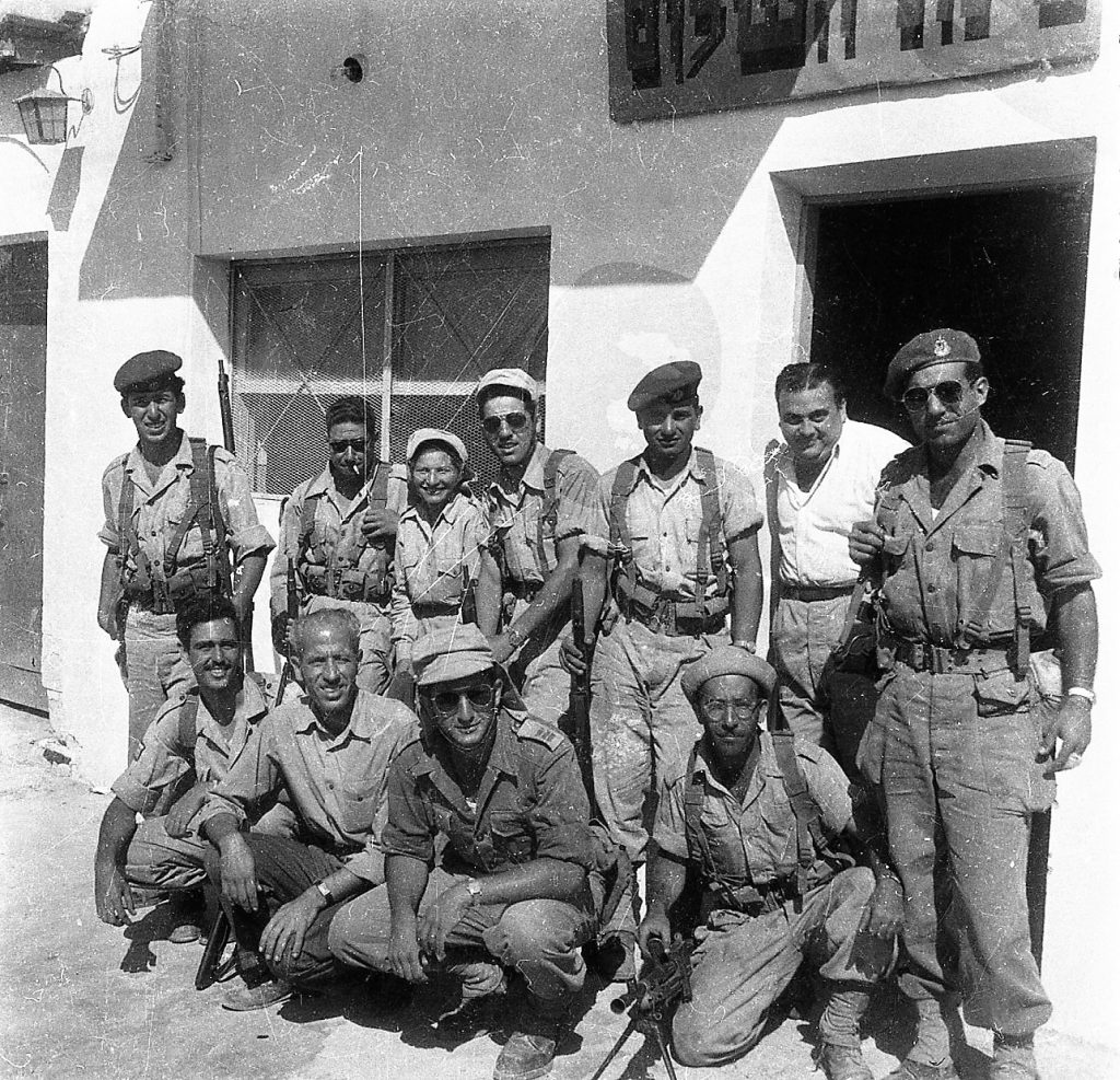 פיליפ  נתנסון שלישי מימין בשורה העליונה